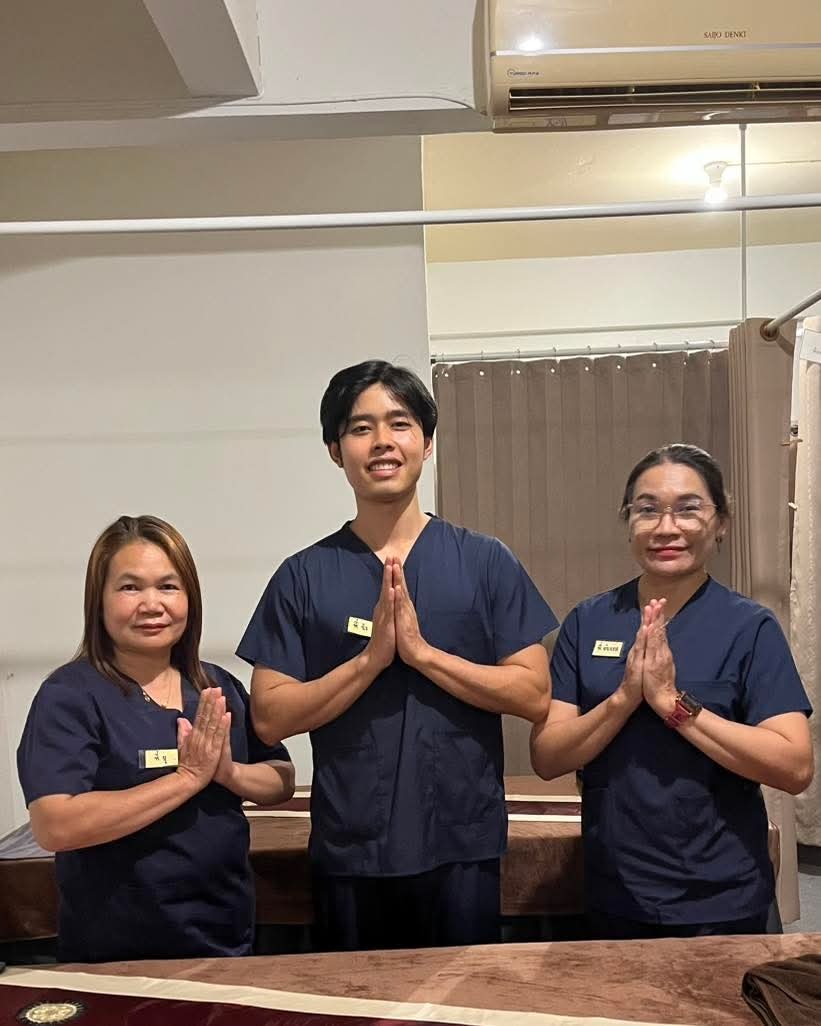 ทีมหมอนวดชายและหมอนวดหญิงร้านน้ำทิพย์ นวดเพื่อสุขภาพ ขอนแก่น